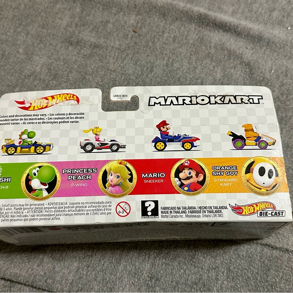 Special Holiday Sale Price! Hot Wheels Mario Kart Toy Car Set - Picture 6 of 7